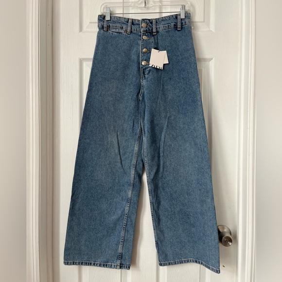 Zara Denim - Zara button fly High-Waisted Wide Leg cropped Jeans size 6